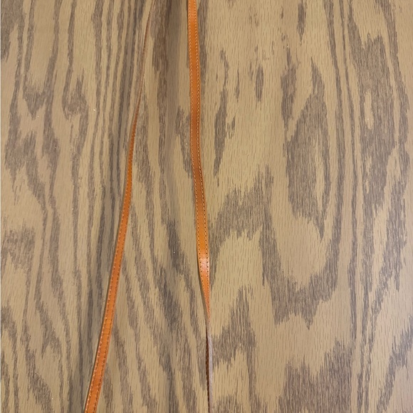 Vera Pelle Crossbody, Sling bag. Long Strap Color: Carmel Soft made in Italy. - Picture 6 of 16